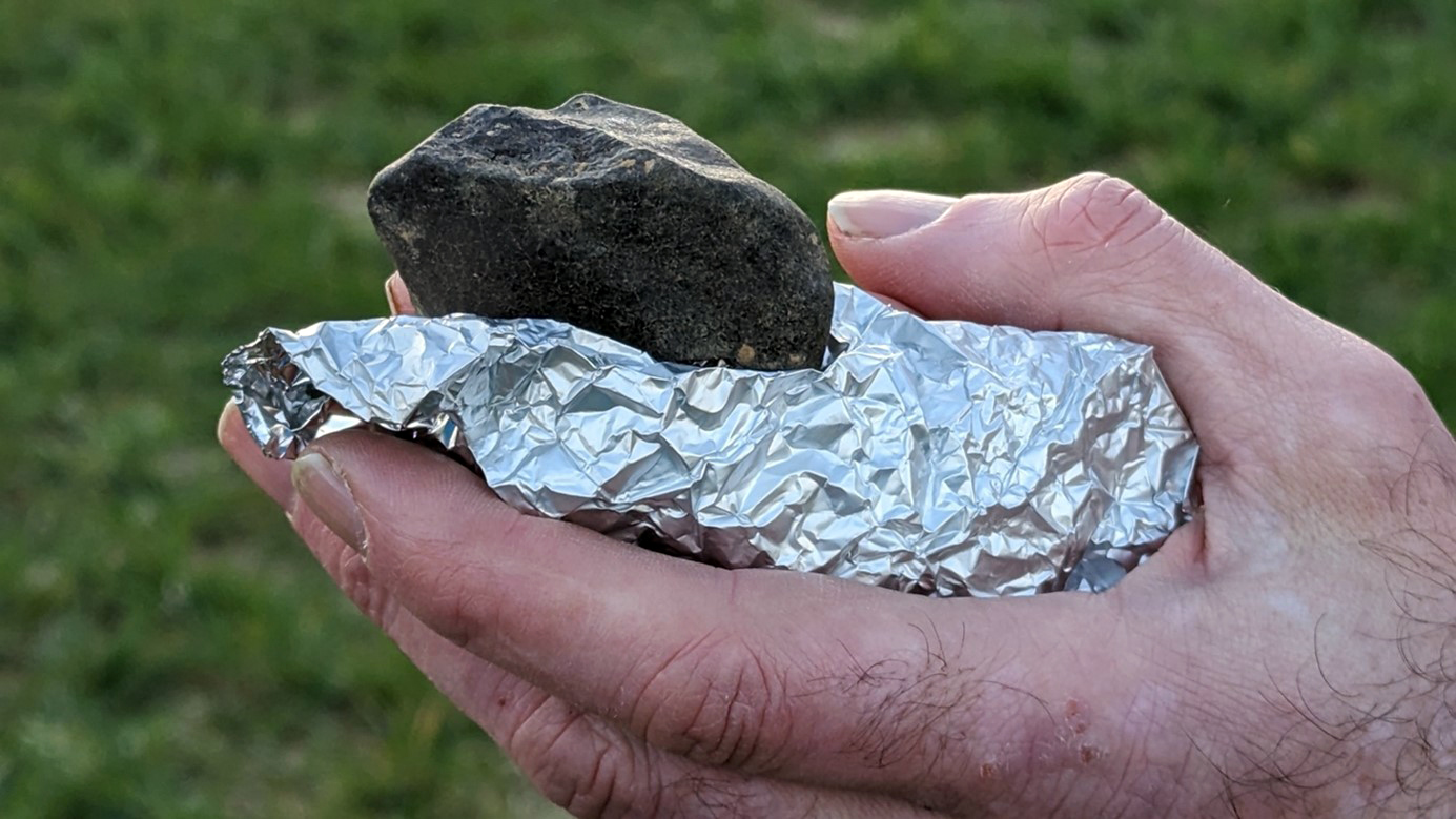 Première météorite issue de l’astéroïde 2023 CX1 retrouvée à Saint-Pierre-le-Viger