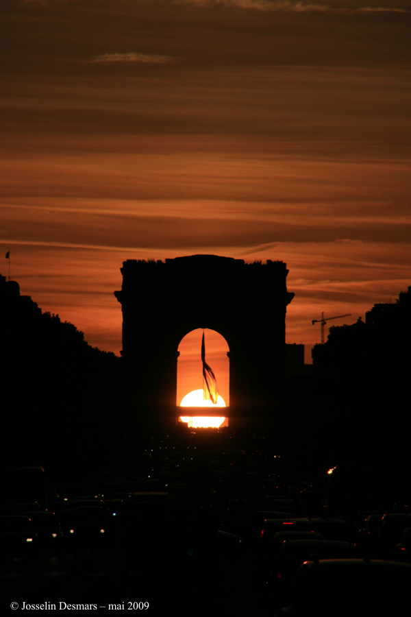 Coucher de Soleil sous l’Arc de triomphe en 2009