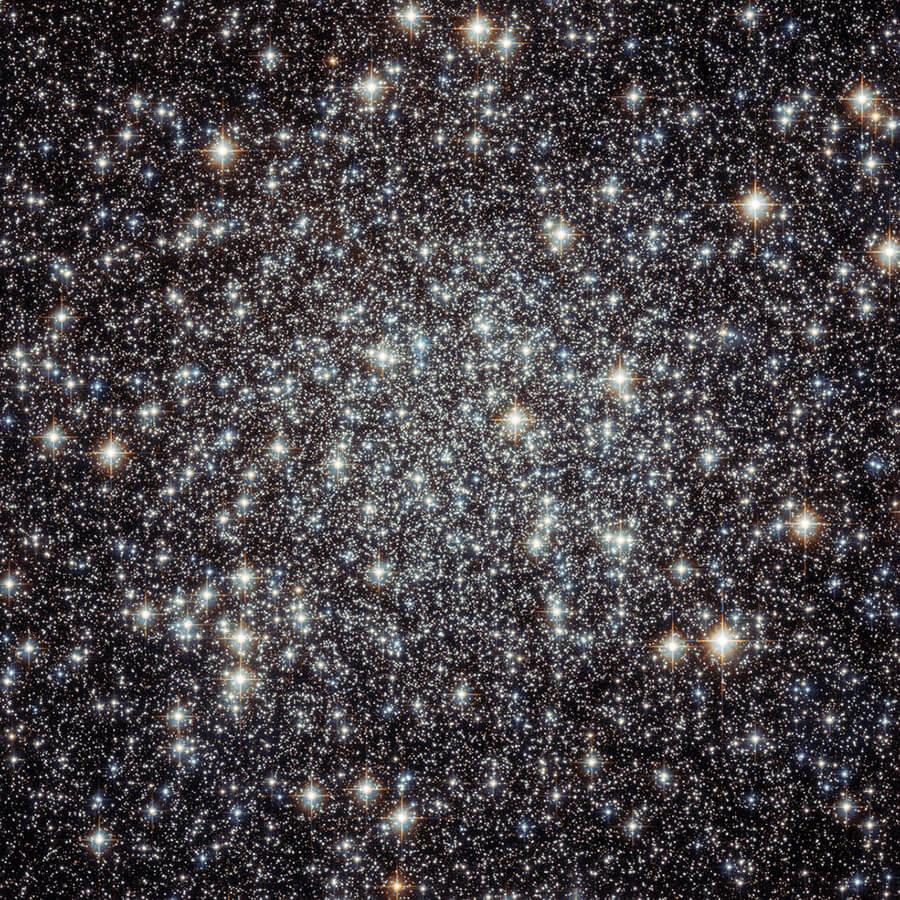 L’amas globulaire M22 photographié par le télescope spatial Hubble