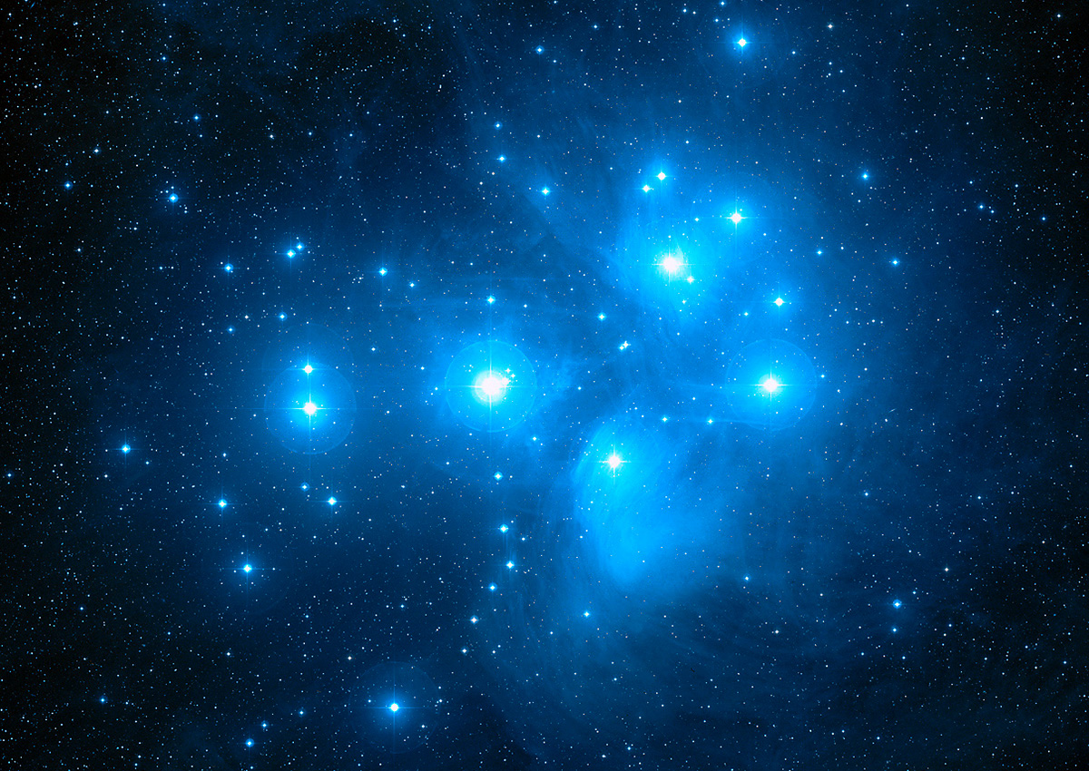 L’amas ouvert M45, également dénommé « Les Pléiades »