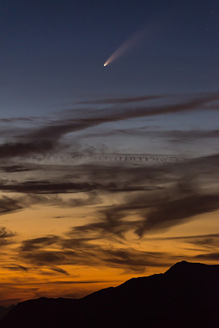 NEOWISE le 12 juillet 2020 au crépuscule en Tarentaise
