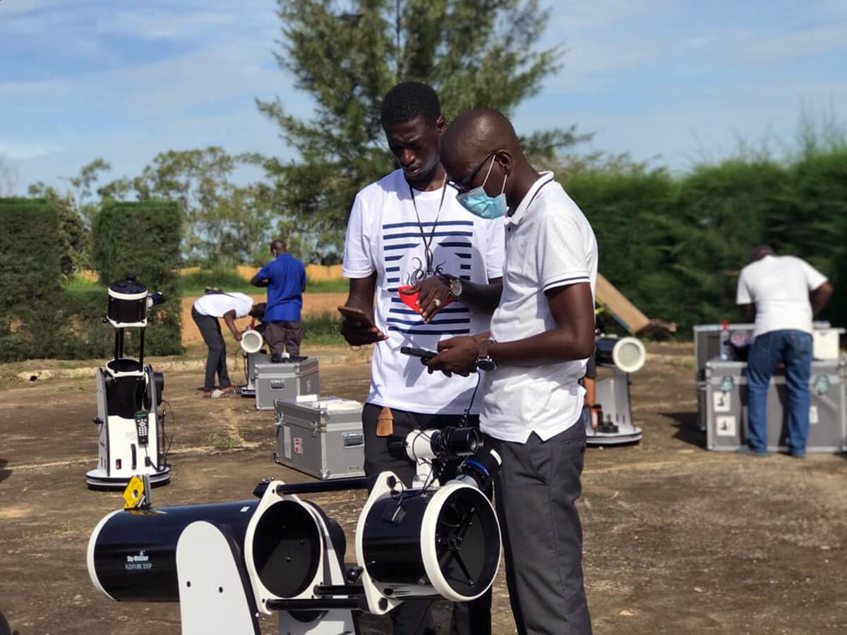 Formation intensive des chercheurs à l’utilisation des télescopes mobiles de 20cm de diamètre et des systèmes d’acquisition