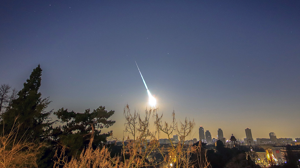 L’astéroïde 2023 CX1 lors de son entrée dans l’atmosphère terrestre le 13 février 2023 à vers 2 h 59 TU
